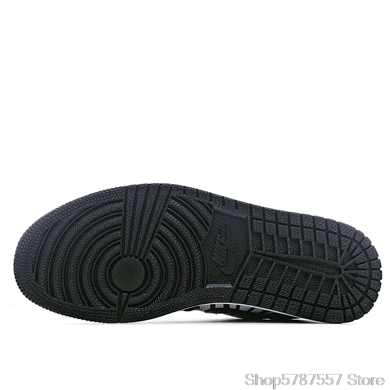 SCHNIke Air Jordan 1 LOW AJ1 black and white zebra turned fur Men and Women basketball shoes size 36-45 553560-057
SCHNIke Air Jordan 1 LOW AJ1 black and white zebra turned fur Men and Women basketball shoes size 36-45 553560-057