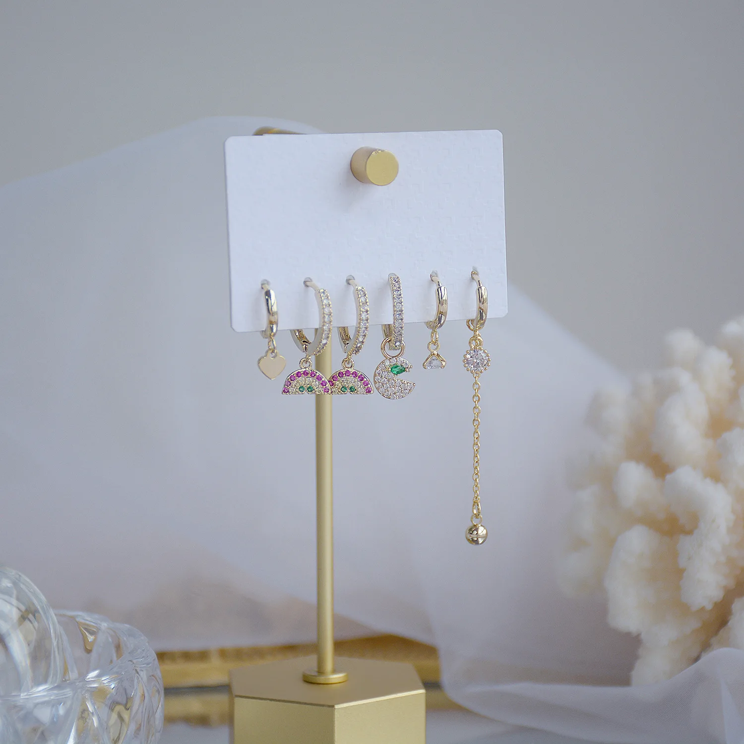 Shiny Side New Accessories Crystal Fruit Stud Earrings for Women Fashion Jewelry Simple Style Heart Long Earrings Set
Shiny Side New Accessories Crystal Fruit Stud Earrings for Women Fashion Jewelry Simple Style Heart Long Earrings Set