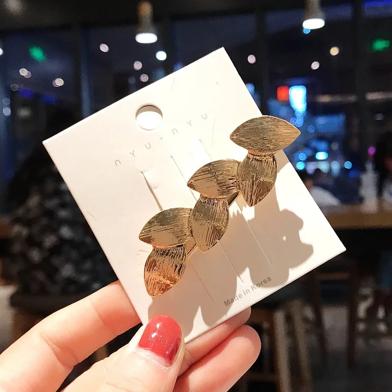 Fashion 1PC Women Leaf Feather Hair Clip Metal Geometry Hairpin Barrette Hair Ornament Party Decoration Hair Accessories
Fashion 1PC Women Leaf Feather Hair Clip Metal Geometry Hairpin Barrette Hair Ornament Party Decoration Hair Accessories