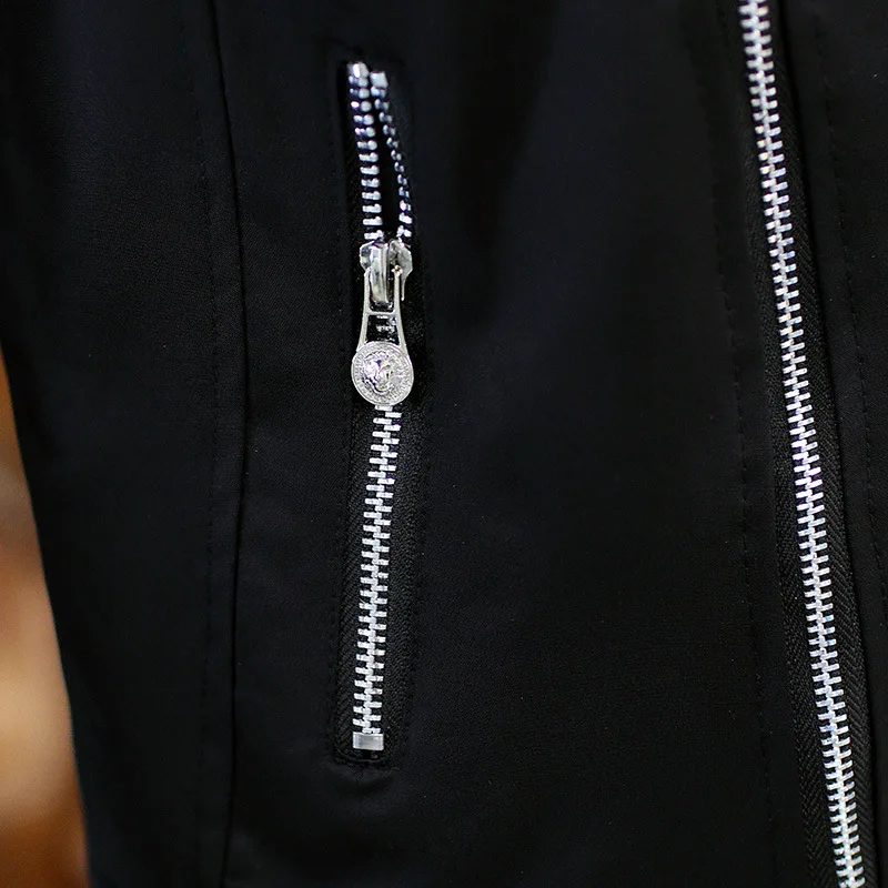 2021 Men's Autumn New Trendy Slim Handsome Jacket Youth Rivet Casual Oblique Zipper Jacket 
2021 Men's Autumn New Trendy Slim Handsome Jacket Youth Rivet Casual Oblique Zipper Jacket