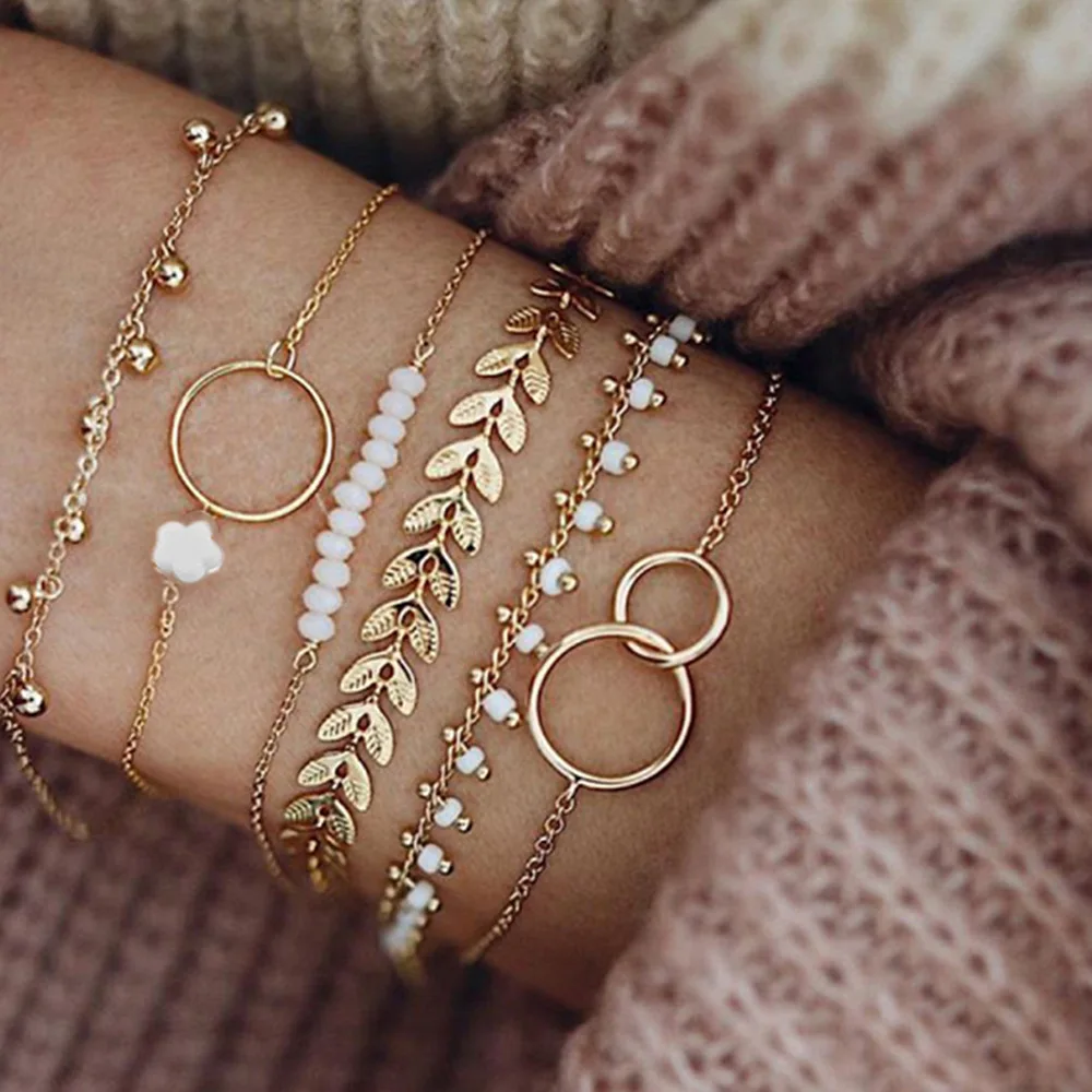 Simple Circle Bracelet Set Bohemian Gold Tassel Bracelets For Women Personalized Folding Fishbone Chain Hand Chain Leaves Beads
Simple Circle Bracelet Set Bohemian Gold Tassel Bracelets For Women Personalized Folding Fishbone Chain Hand Chain Leaves Beads