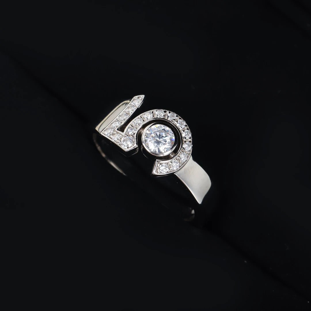 2021 Trendy Famous Brand Diamond Number Five Silver Colour Dainty Ring For Women Top Quality Luxury Jewelry Bijoux Wedding Gifts
2021 Trendy Famous Brand Diamond Number Five Silver Colour Dainty Ring For Women Top Quality Luxury Jewelry Bijoux Wedding Gifts