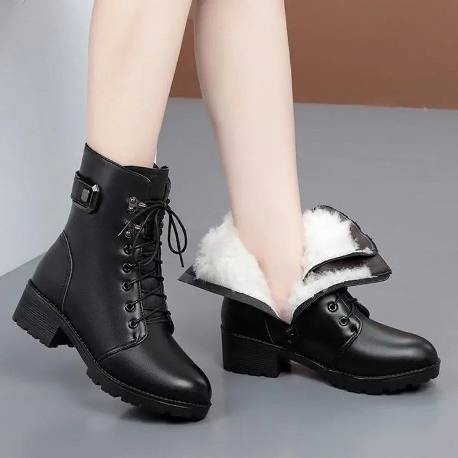 Женские ботинки телесного цвета, сохраняющие тепло зимой, на среднем каблуке, со шнуровкой, ботинки на молнии сбоку, однотонные Модные женск...
Женские ботинки телесного цвета, сохраняющие тепло зимой, на среднем каблуке, со шнуровкой, ботинки на молнии сбоку, однотонные Модные женск...