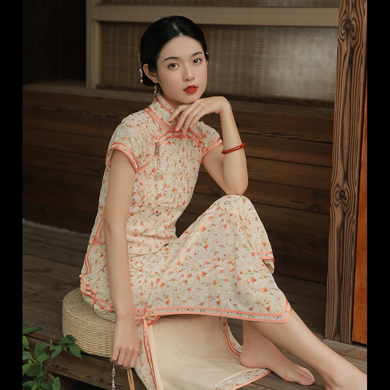 - late years national style, no province and self-cultivation long Chiffon printed young short sleeve cheongsam
- late years national style, no province and self-cultivation long Chiffon printed young short sleeve cheongsam