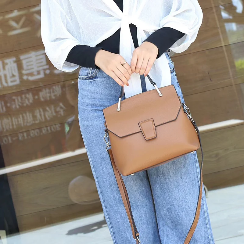 Top Quality Fashion Woman Handbags Genuine Leather Solid High Capacity Soft Shoulder Bags Casual Bag
Top Quality Fashion Woman Handbags Genuine Leather Solid High Capacity Soft Shoulder Bags Casual Bag