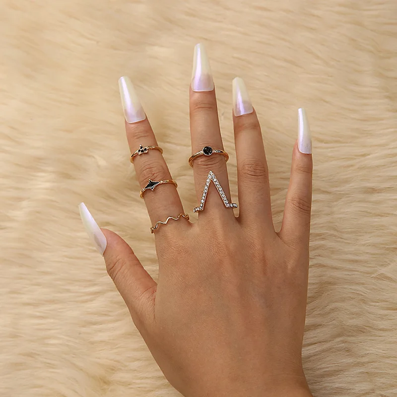 New Ring Fashion Simple Style V-Shaped Diamond-Studded Ring Personality Black Onyx Ring for Women
New Ring Fashion Simple Style V-Shaped Diamond-Studded Ring Personality Black Onyx Ring for Women
