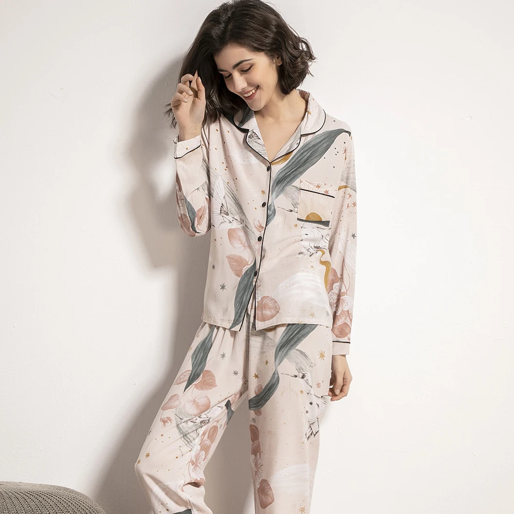 Lapel Button Homewear Floral Printed Women Pajamas Set Comfort Cotton Satin Full Sleeve Homewear Ladies Tender Casual Wear
Lapel Button Homewear Floral Printed Women Pajamas Set Comfort Cotton Satin Full Sleeve Homewear Ladies Tender Casual Wear