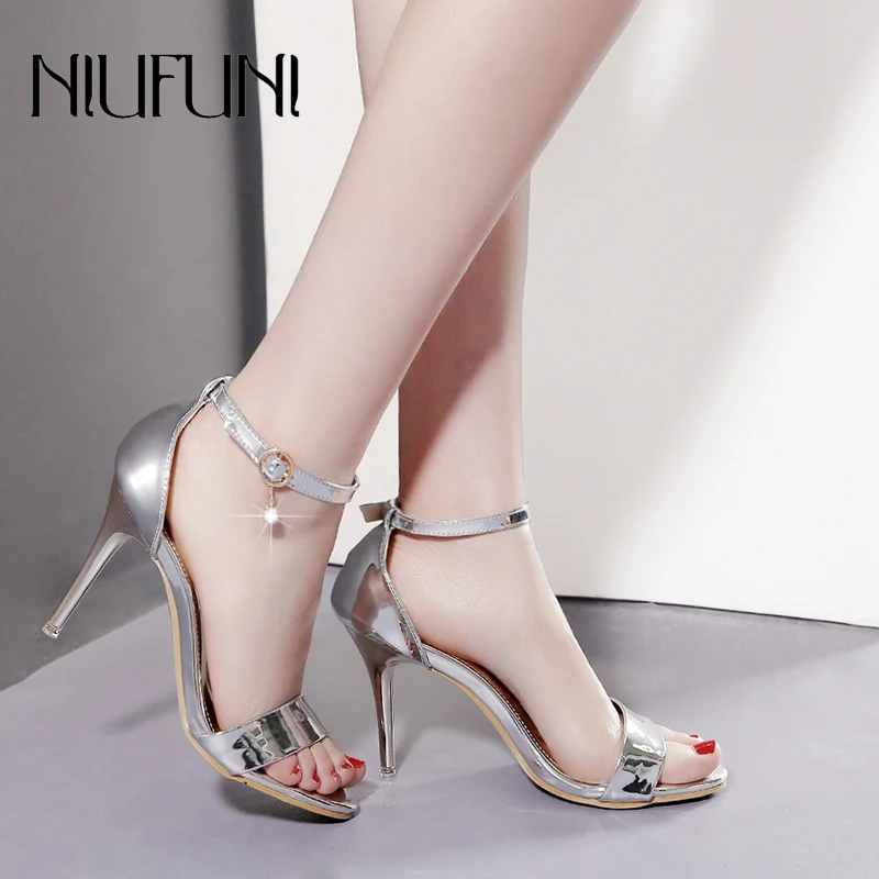 NIUFUNI Sexy 2 Colors Rhinestone Peep Toe Women's Sandals Fashion Stiletto High Heels Belt Buckle Shoes For Women Sandales Femme
NIUFUNI Sexy 2 Colors Rhinestone Peep Toe Women's Sandals Fashion Stiletto High Heels Belt Buckle Shoes For Women Sandales Femme