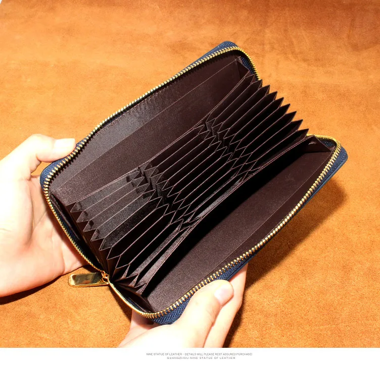 New card bag passport bag foreign trade large capacity long credit card bag multi-functional men and women multi-card wallet
New card bag passport bag foreign trade large capacity long credit card bag multi-functional men and women multi-card wallet