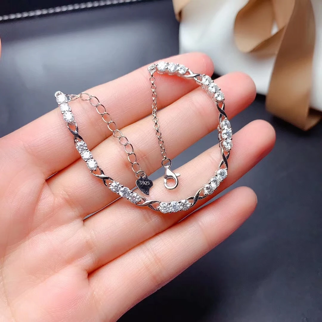 Moissanite Women's Bracelet with sparkling gems true 925 silver platinum plated GRA certificate girls birthday gift tennis chain
Moissanite Women's Bracelet with sparkling gems true 925 silver platinum plated GRA certificate girls birthday gift tennis chain