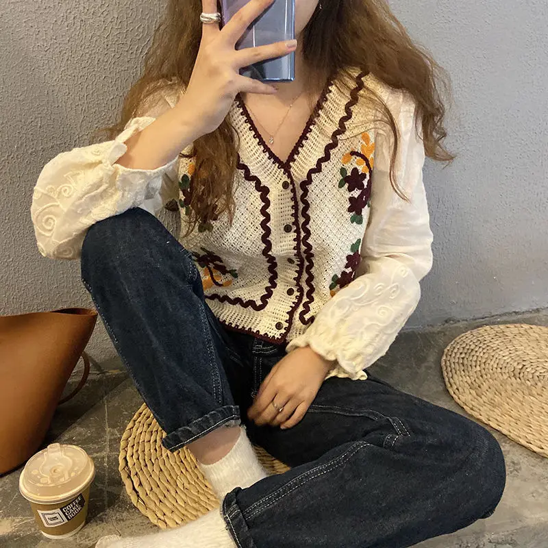 Blouse Women Shirt Lace Stitching Long-Sleeved Shirt Women's Spring Shirt V-neck Top Blusas Mujer De Moda
Blouse Women Shirt Lace Stitching Long-Sleeved Shirt Women's Spring Shirt V-neck Top Blusas Mujer De Moda