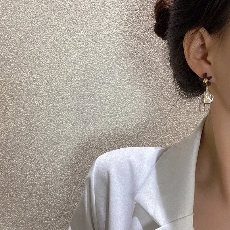 Silver Needle Transparent 2021 New Flower Earrings Female Personality Sweet Earrings Niche
Silver Needle Transparent 2021 New Flower Earrings Female Personality Sweet Earrings Niche