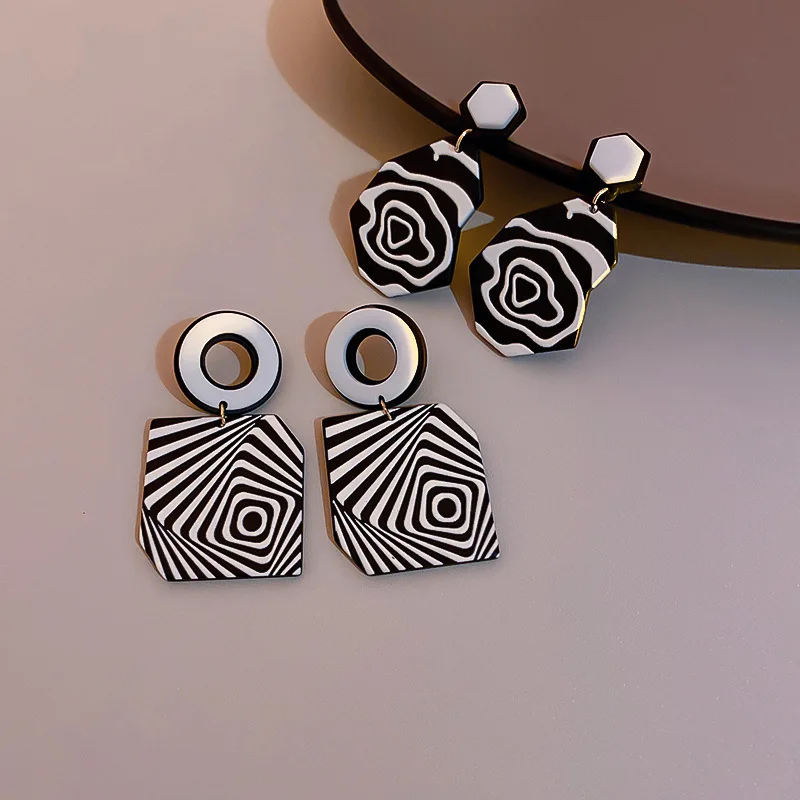 Minar 2 Designs Contrast Color Arcylic Earrings Korean Black and White Striped Geometric Pendant Earring for Women Earrings Gift
Minar 2 Designs Contrast Color Arcylic Earrings Korean Black and White Striped Geometric Pendant Earring for Women Earrings Gift