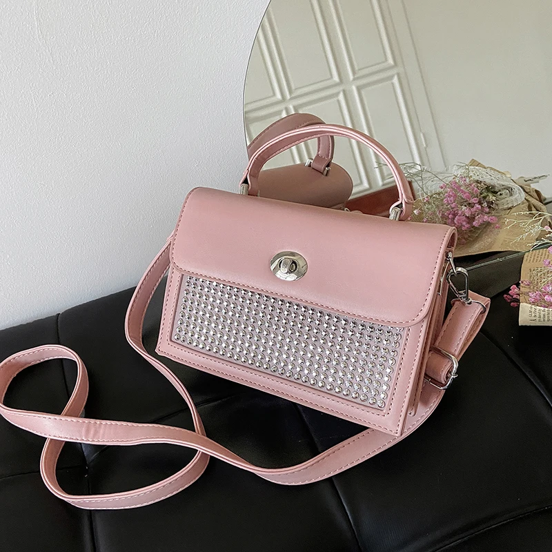 Small PU Leather Messenger Bags Women's 2021 Fashion Rivet Solid Color One-Shoulder Handbags Ladies Casual All-Match Handbags
Small PU Leather Messenger Bags Women's 2021 Fashion Rivet Solid Color One-Shoulder Handbags Ladies Casual All-Match Handbags