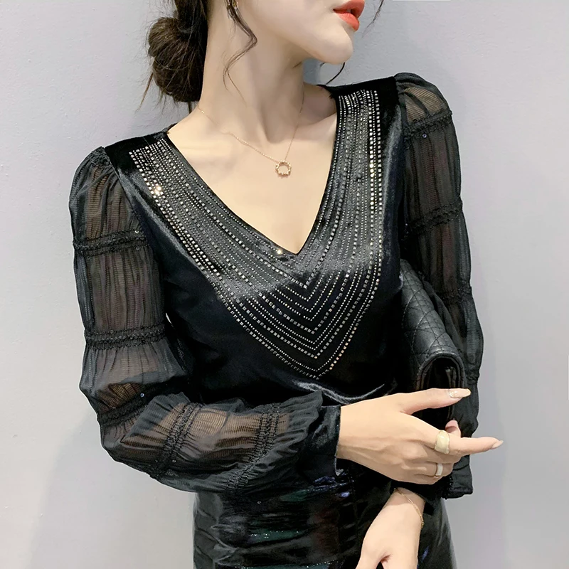 Fall Winter Clothes Lady T-Shirt Sexy V-Neck Diamonds Patchwork High-Grade Lace Women Tops Long Sleeve New Tees
Fall Winter Clothes Lady T-Shirt Sexy V-Neck Diamonds Patchwork High-Grade Lace Women Tops Long Sleeve New Tees