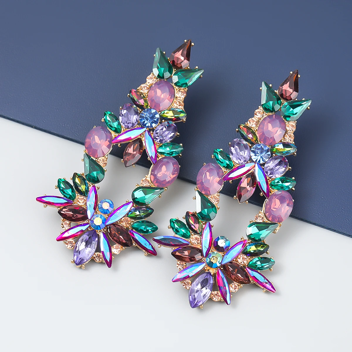 2021 Retro Metal Rhinestone Geometric Earrings Casual Party Popular Dangle Earrings Women's Charm Statement Earrings
2021 Retro Metal Rhinestone Geometric Earrings Casual Party Popular Dangle Earrings Women's Charm Statement Earrings
