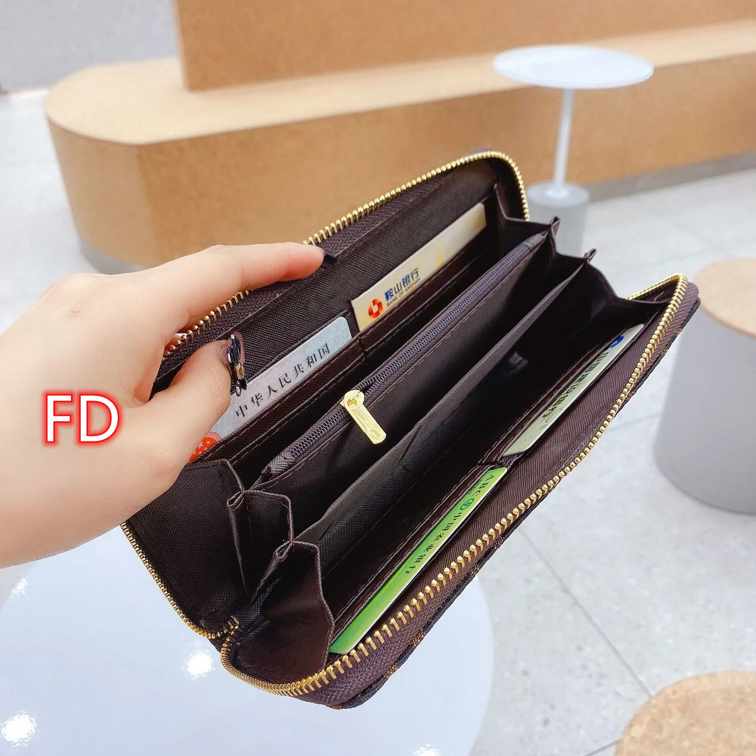 High-end brand wallet women wallets for women luxury purses and handbags luxury designer wallet for men luxury wallet
High-end brand wallet women wallets for women luxury purses and handbags luxury designer wallet for men luxury wallet