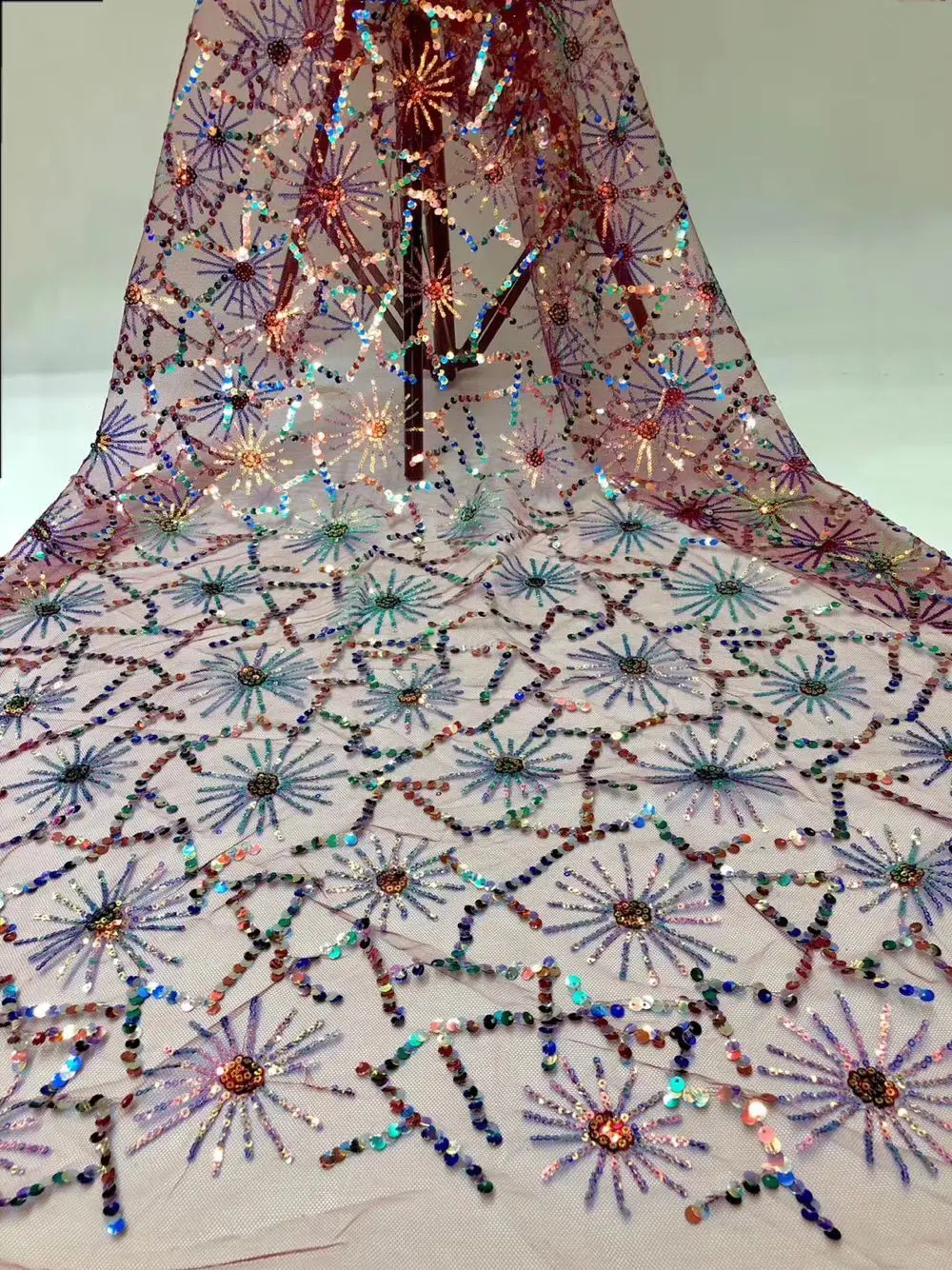 Wholesale price French lace fabric African net lace fabric with sequins for lady PAN393(5yards/lot) many color
Wholesale price French lace fabric African net lace fabric with sequins for lady PAN393(5yards/lot) many color