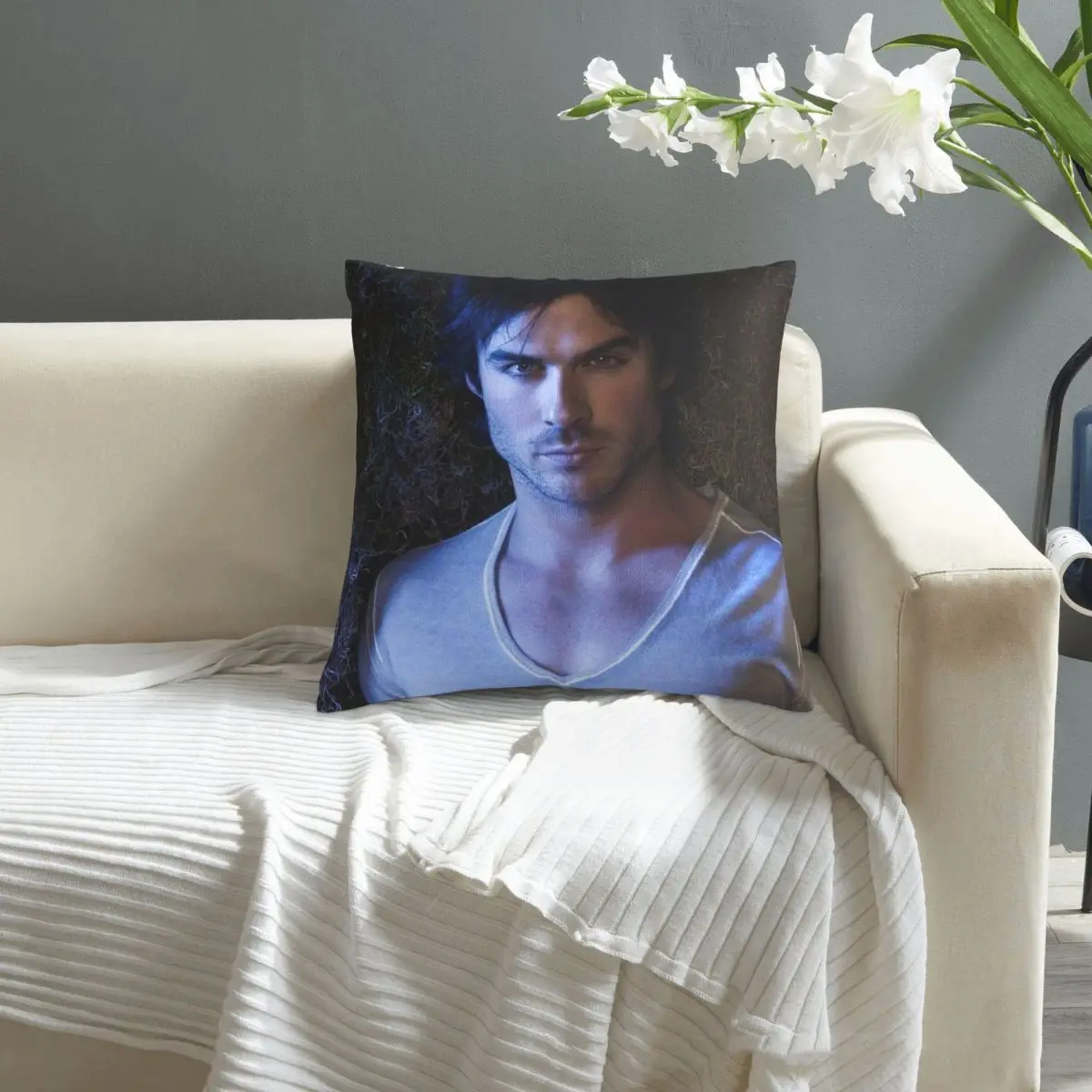 Damon Salvatore pillowcase printed cushion cover sofa waist pillow pillow cover
Damon Salvatore pillowcase printed cushion cover sofa waist pillow pillow cover