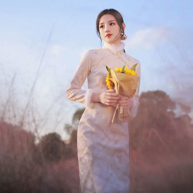 Sexy Embroidery Flowers Chinese Dress Female Woolen Mandarin Collar Cheongsam Plus Size 3xl Elegant Full Sleeve Vestidos
Sexy Embroidery Flowers Chinese Dress Female Woolen Mandarin Collar Cheongsam Plus Size 3xl Elegant Full Sleeve Vestidos