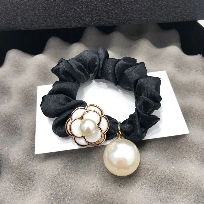Luxury Women Camellia Pearl Hair Rope Fashion Korean Lady Girl Rose Flowers Head Wear Accessories
Luxury Women Camellia Pearl Hair Rope Fashion Korean Lady Girl Rose Flowers Head Wear Accessories