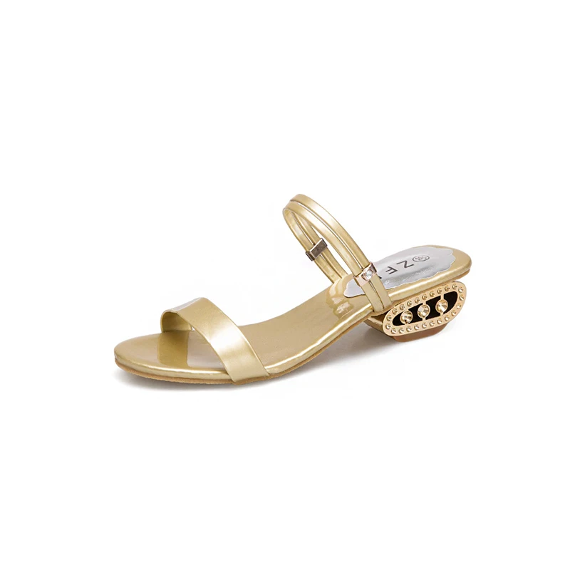 Large size sandals women's new fashion in 2021Versatile slippers zapatos mujer women sandals chaussure femme shoes
Large size sandals women's new fashion in 2021Versatile slippers zapatos mujer women sandals chaussure femme shoes