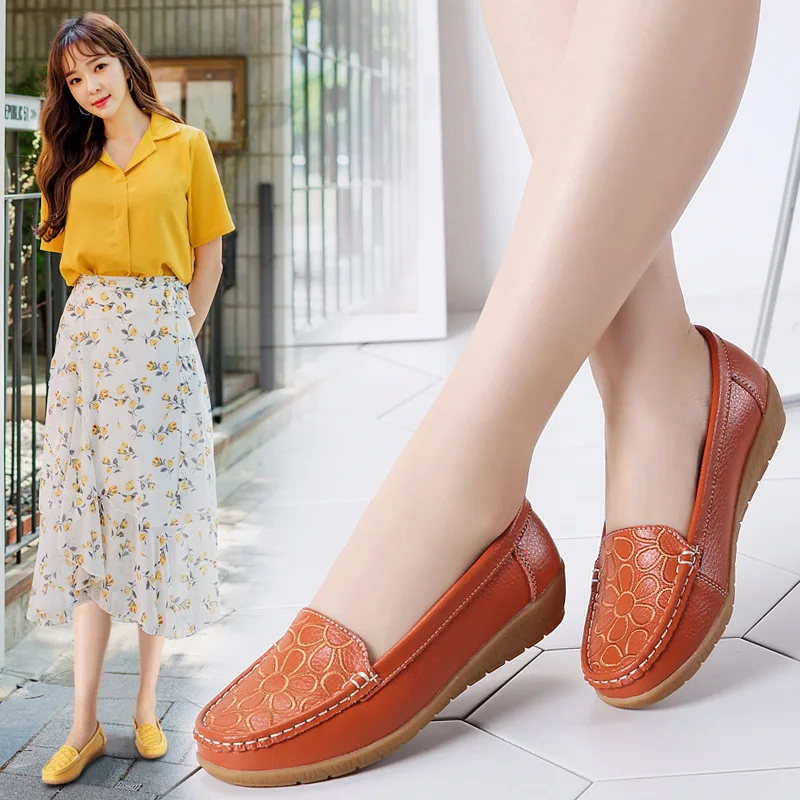 Doudou Leisure middle-aged and old-aged shoes with high heel embroidered feet plus size sneakers are casual and versatile
Doudou Leisure middle-aged and old-aged shoes with high heel embroidered feet plus size sneakers are casual and versatile