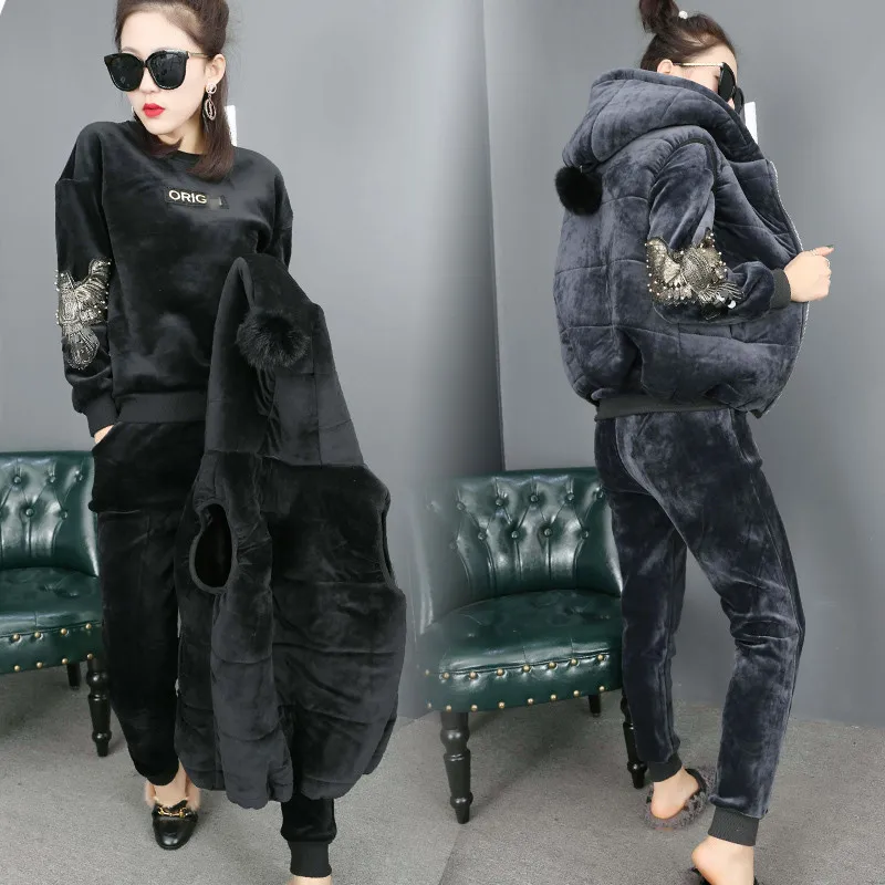 Autumn and winter new double-sided velvet sports suit women's Plush thickened cotton vest velvet sweater three piece suit 
Autumn and winter new double-sided velvet sports suit women's Plush thickened cotton vest velvet sweater three piece suit