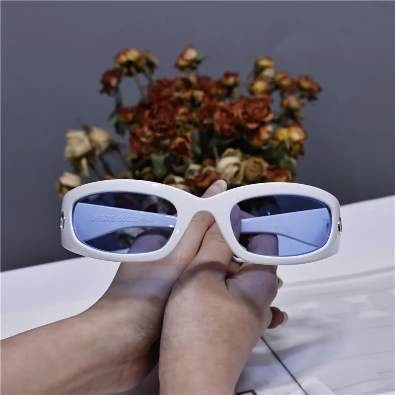 2022 Fashion New Sports Goggle Sunglasses Vintage Women's Personality White Blue Shade Sun Glasses Wholesale Latest Driving
2022 Fashion New Sports Goggle Sunglasses Vintage Women's Personality White Blue Shade Sun Glasses Wholesale Latest Driving