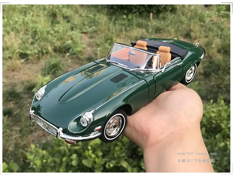 Дорожная Подпись 1:18 Jaguar E-TYPE 1971, винтажная Коллекционная версия автомобиля ручной работы из полимерного сплава, статический дисплей, модель ...
Дорожная Подпись 1:18 Jaguar E-TYPE 1971, винтажная Коллекционная версия автомобиля ручной работы из полимерного сплава, статический дисплей, модель ...