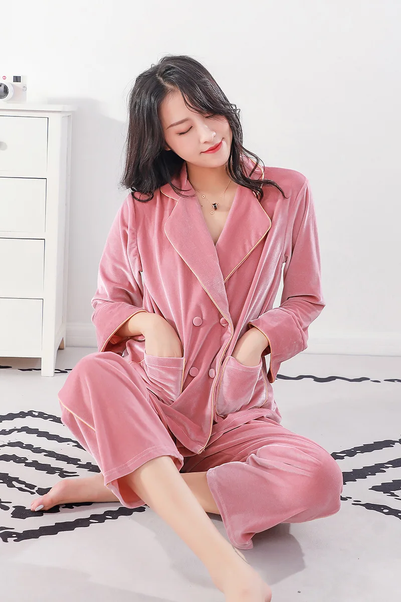 Velvet Pajamas Women Sleepwear Autumn Winter Loose Nightwear Velour Long Sleeve Tops&Trousers 2PCS Set Sexy Lapel Home Clothing 
Velvet Pajamas Women Sleepwear Autumn Winter Loose Nightwear Velour Long Sleeve Tops&Trousers 2PCS Set Sexy Lapel Home Clothing