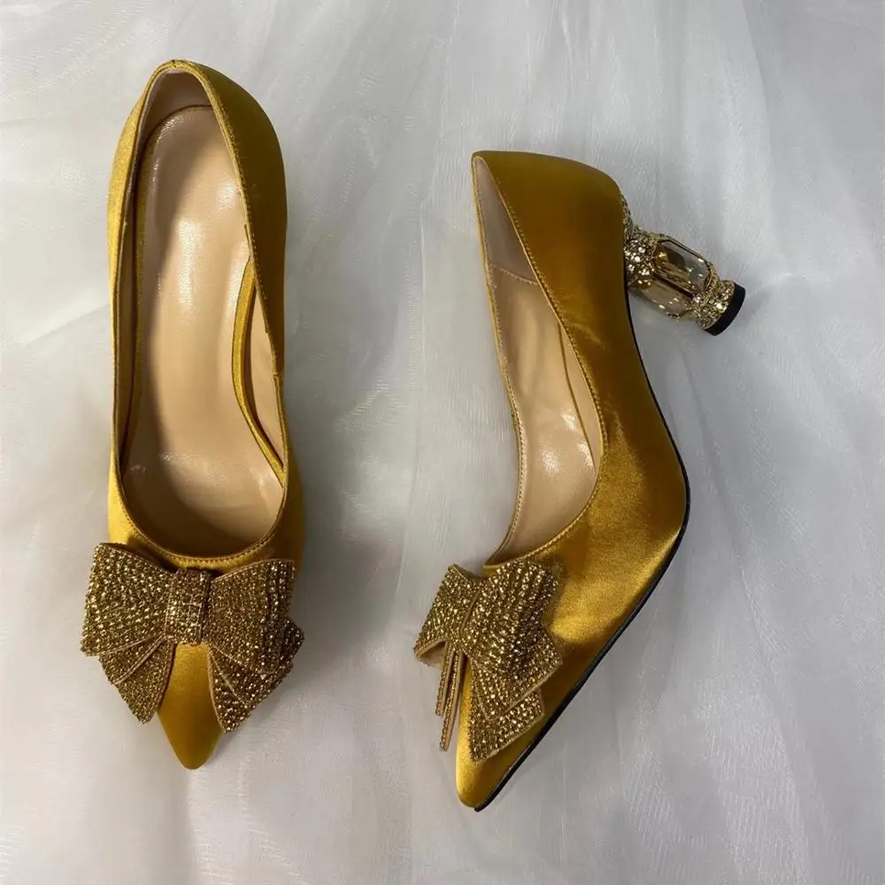 Autumn winter women's wedding shoes High quality diamonds bowtie pointed toe 8cm high heeled shoes BY823
Autumn winter women's wedding shoes High quality diamonds bowtie pointed toe 8cm high heeled shoes BY823