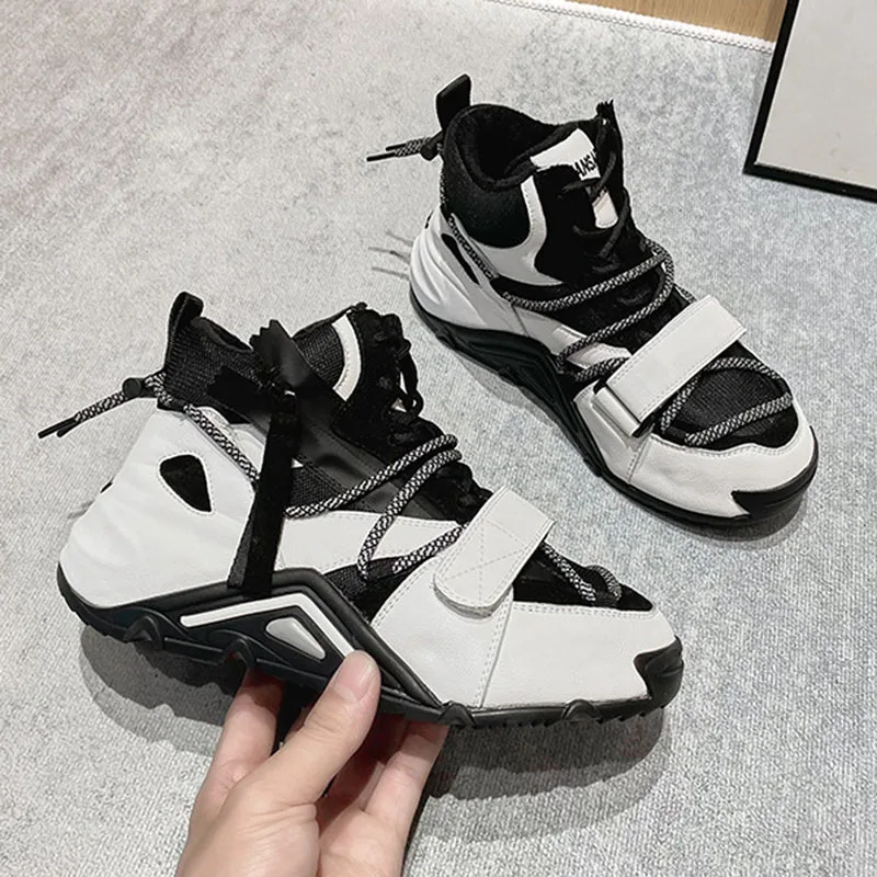 Autumn new women's high top leather retro sports shoes elevated thick bottom with velvet lining casual shoes women's flat shoes
Autumn new women's high top leather retro sports shoes elevated thick bottom with velvet lining casual shoes women's flat shoes