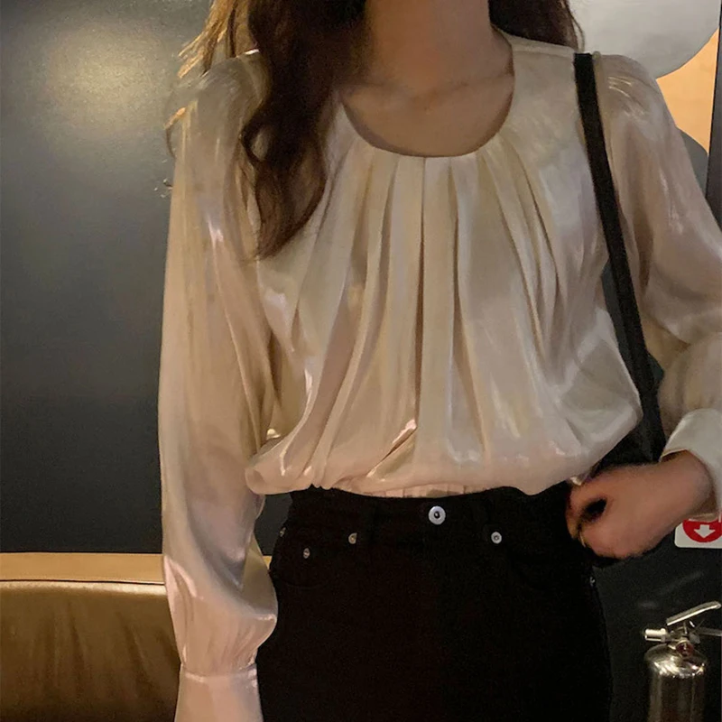 O-Neck Loose Korean Blouse Women Long Sleeve Sweet Shirts Pleated Spring Elegant Tops Office Lady Gentle Shiny French 2021 Z128
O-Neck Loose Korean Blouse Women Long Sleeve Sweet Shirts Pleated Spring Elegant Tops Office Lady Gentle Shiny French 2021 Z128