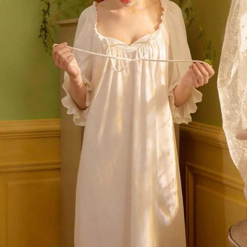 Female Lolita Sexy Soft Dress Princess Sleepshirts Vintage Ruffle Loose Nightgowns Victorian Nightdress Lounge Sleepwear Women
Female Lolita Sexy Soft Dress Princess Sleepshirts Vintage Ruffle Loose Nightgowns Victorian Nightdress Lounge Sleepwear Women