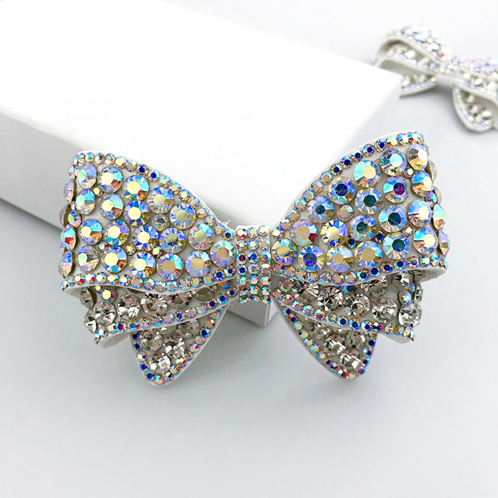 1pc Luxury Jewelry Bowknot Bow Crystal Bridal Wedding Party High Heels Shoes Diy Manual Rhinestone Shoe Decorations Shoe Flower
1pc Luxury Jewelry Bowknot Bow Crystal Bridal Wedding Party High Heels Shoes Diy Manual Rhinestone Shoe Decorations Shoe Flower