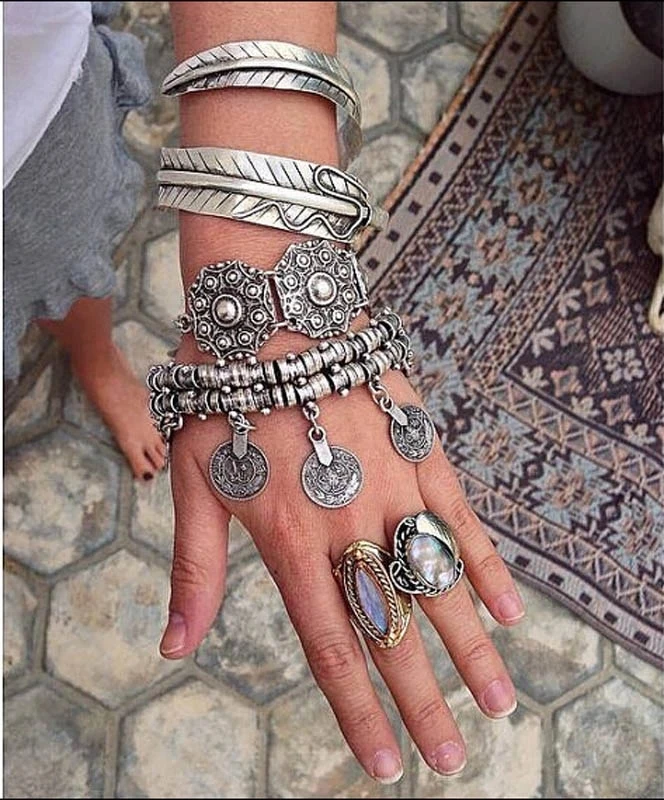 New Fashion Punk Bangle Bohemian Vintage Turkish Antalya Bracelet Gypsy Beach Chic Festival Color Coin Bracelet
New Fashion Punk Bangle Bohemian Vintage Turkish Antalya Bracelet Gypsy Beach Chic Festival Color Coin Bracelet