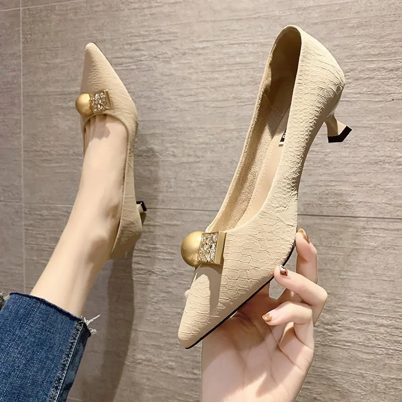 2021 Spring and Summer New Retro Metal Decorative Pointed Toe Shoes Fashion Shallow Mouth Set Feet Rhinestone Women's Sandals
2021 Spring and Summer New Retro Metal Decorative Pointed Toe Shoes Fashion Shallow Mouth Set Feet Rhinestone Women's Sandals