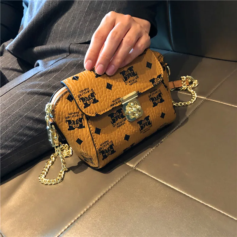 Famous Designer Luxury Brand 2021 Fashion Chain Shell Bag New Casual Women Genuine Leather Shoulder Crossbody Bag Bolsa Feminina 
Famous Designer Luxury Brand 2021 Fashion Chain Shell Bag New Casual Women Genuine Leather Shoulder Crossbody Bag Bolsa Feminina