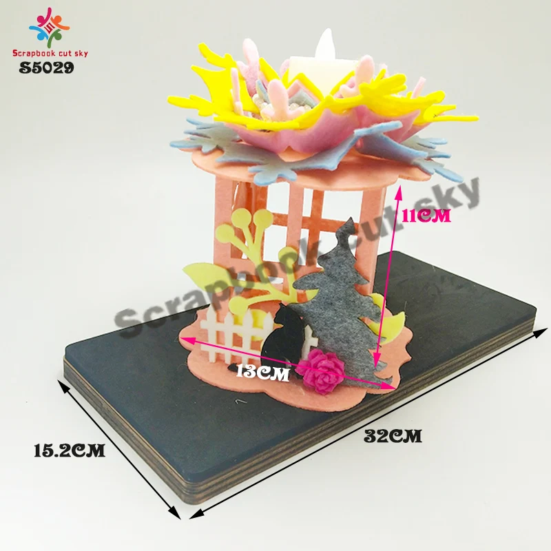 Lanterns cutting die Scrapbook cut sky & steel wooden dies Compatible with most machines
Lanterns cutting die Scrapbook cut sky & steel wooden dies Compatible with most machines