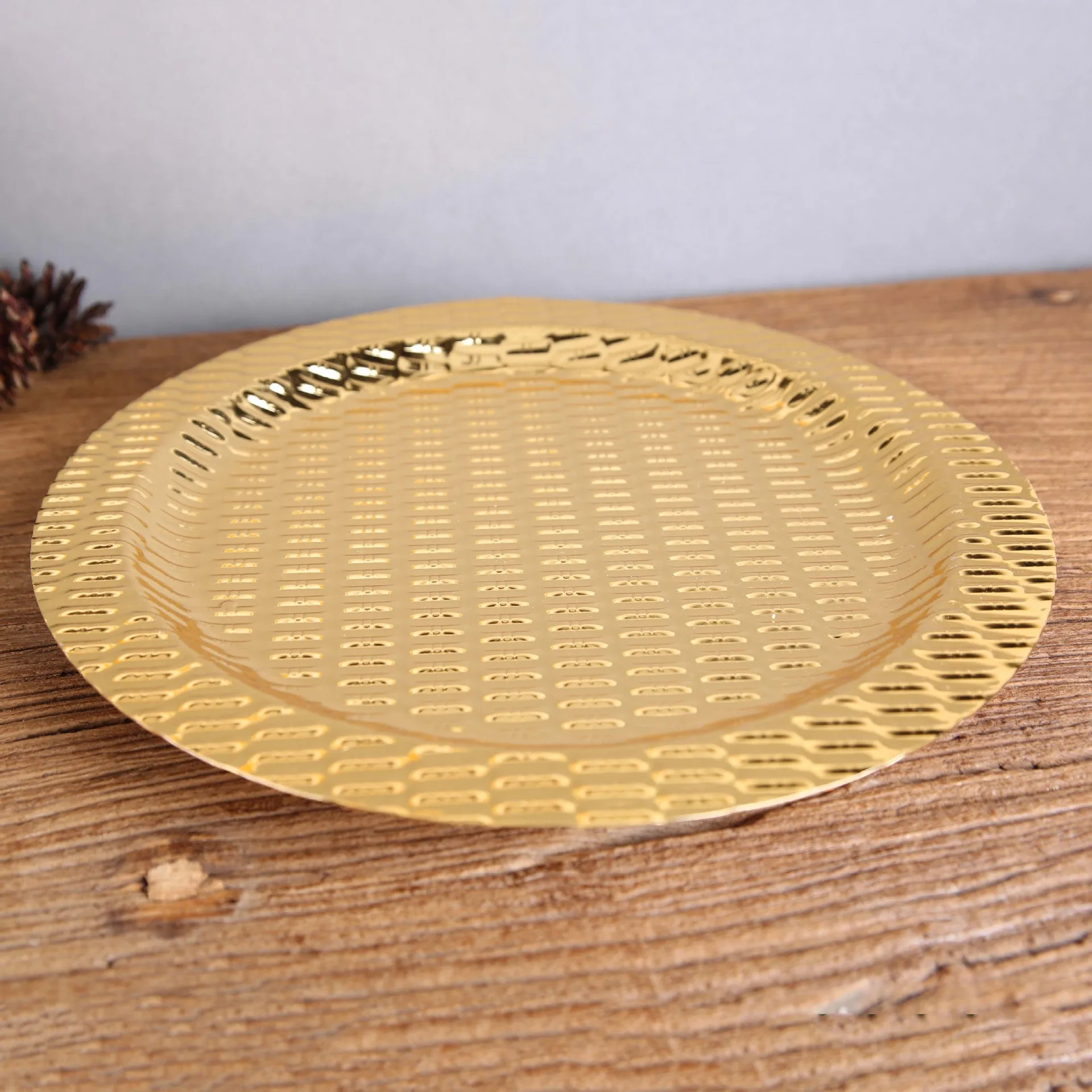 Luxury Charger Plates Metal Tray 25 CM/ 10" Round Nut Plates/ Sweet/ Cake Plates For Home Table Decoration
Luxury Charger Plates Metal Tray 25 CM/ 10" Round Nut Plates/ Sweet/ Cake Plates For Home Table Decoration