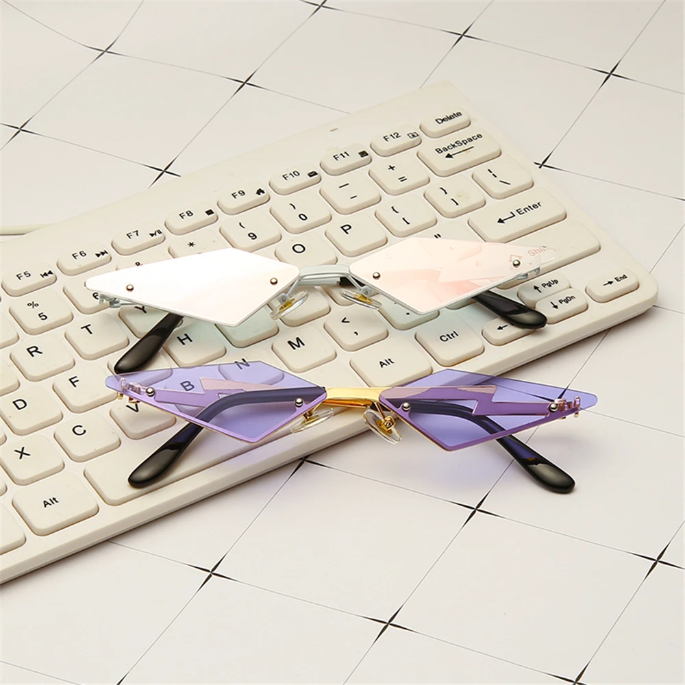 YAMEIZE Fashion Rimless Sunglasses Women Punk Cat Eye Sunglasses Steampunk Vintage Sun Glasses Triangle Shades UV400 Oculos
YAMEIZE Fashion Rimless Sunglasses Women Punk Cat Eye Sunglasses Steampunk Vintage Sun Glasses Triangle Shades UV400 Oculos