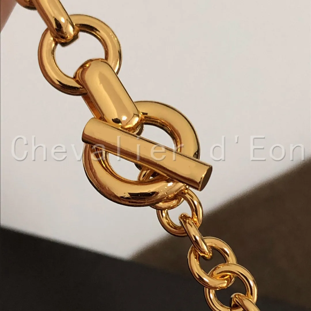 2021 Trend Hot Sale Famous Brand Newest Fashion Jewelry Necklaces For Women Gold Color Chain Party Jewelry High Quality Bijoux 
2021 Trend Hot Sale Famous Brand Newest Fashion Jewelry Necklaces For Women Gold Color Chain Party Jewelry High Quality Bijoux