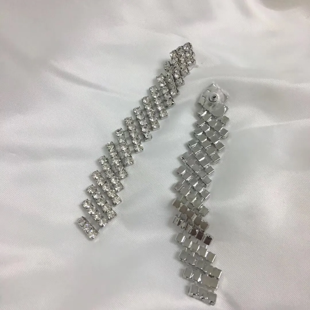Personality and temperament simple long crystal wild earrings 
Personality and temperament simple long crystal wild earrings
