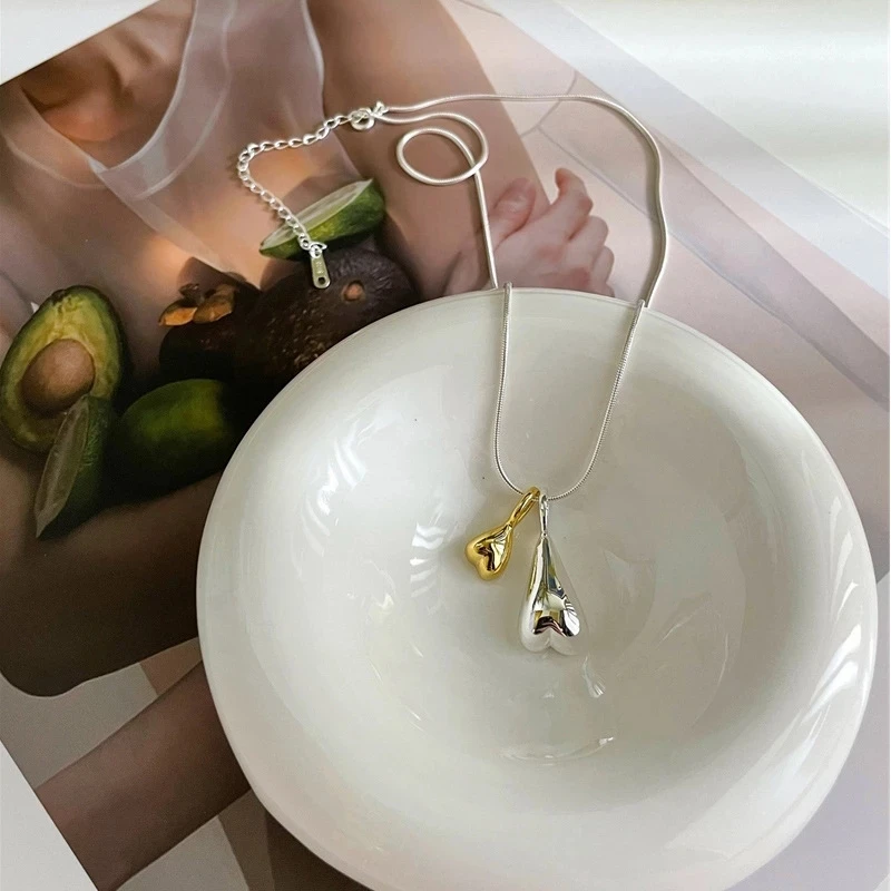 Fashion Exquisite Jewelry Retro Simple Heart-Shaped Pendant Necklace Ladies Romantic Love Style Pendant Clavicle Necklace
Fashion Exquisite Jewelry Retro Simple Heart-Shaped Pendant Necklace Ladies Romantic Love Style Pendant Clavicle Necklace
