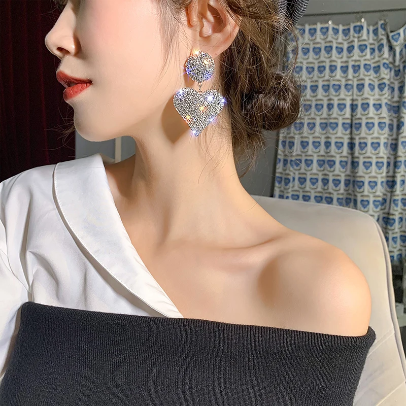 New Heart Earrings Women's Luxurious Geometric Full Rhinestone Earrings Korean Gold/Silver Color Love Fashion Jewelry
New Heart Earrings Women's Luxurious Geometric Full Rhinestone Earrings Korean Gold/Silver Color Love Fashion Jewelry