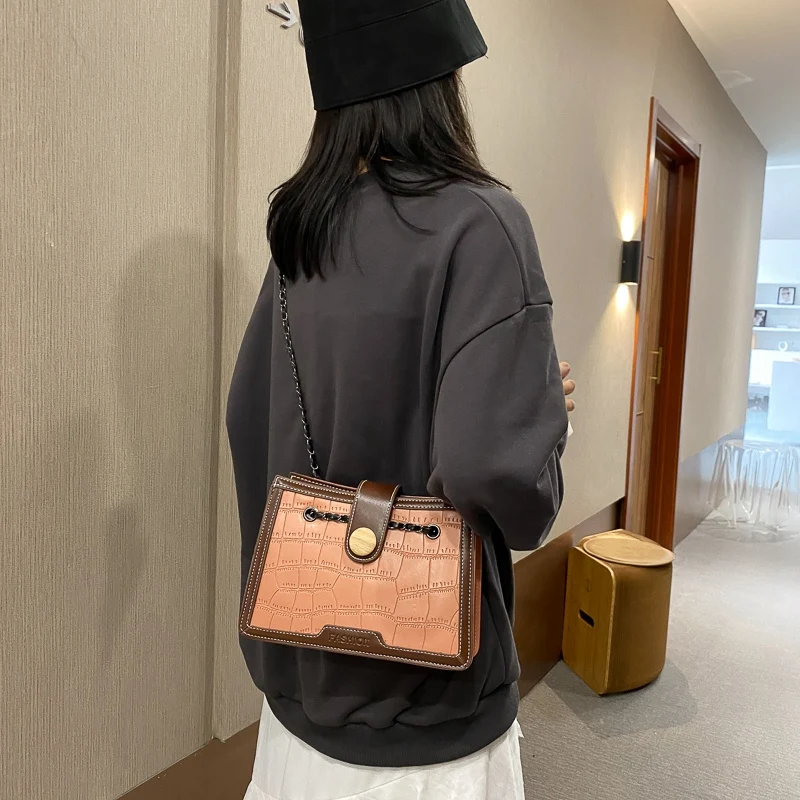 Ladies Retro PU Leather Small Square Crossbody Bag New Fashion Stone Pattern Handbag Chain Shoulder Bag
Ladies Retro PU Leather Small Square Crossbody Bag New Fashion Stone Pattern Handbag Chain Shoulder Bag