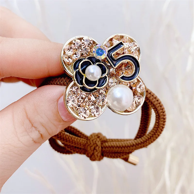 Cross-border clover flowers drip hair rope ins web celebrity: rope high elastic hair bands fashion simple hair accessories
Cross-border clover flowers drip hair rope ins web celebrity: rope high elastic hair bands fashion simple hair accessories