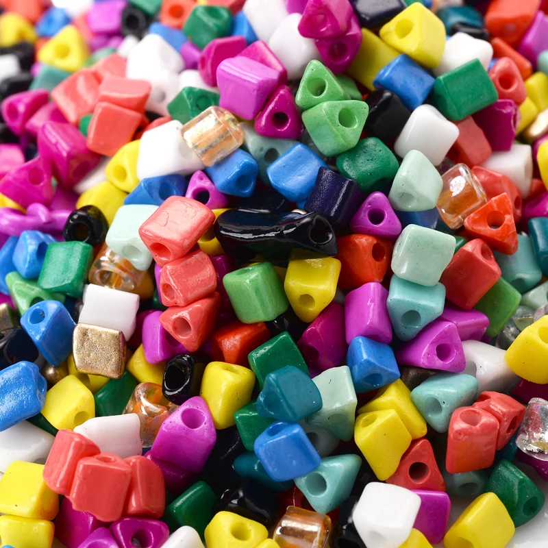 200Pcs/Lot 4mm Triangular Shape Czech Glass Seed Beads Loose Spacer Beads For DIY Jewelry Making Bracelet Necklace Accessories
200Pcs/Lot 4mm Triangular Shape Czech Glass Seed Beads Loose Spacer Beads For DIY Jewelry Making Bracelet Necklace Accessories