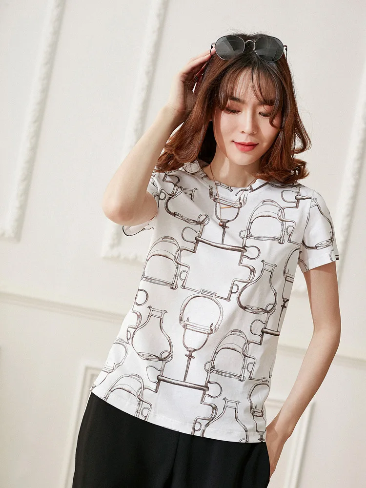 New stirrup printed silk t shirts female new round collar shirt with short sleeves T shirt cultivate morality
New stirrup printed silk t shirts female new round collar shirt with short sleeves T shirt cultivate morality